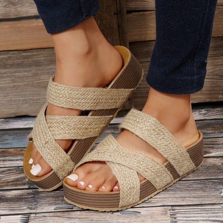 Liv | Plateausandalen met gevlochten bandjes