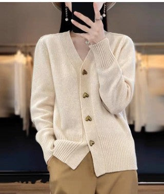Thea | Cardigan met hartvormige knopen