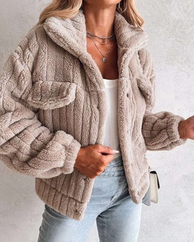 Rieke | Sherpa jas met kraag en knoopsluiting